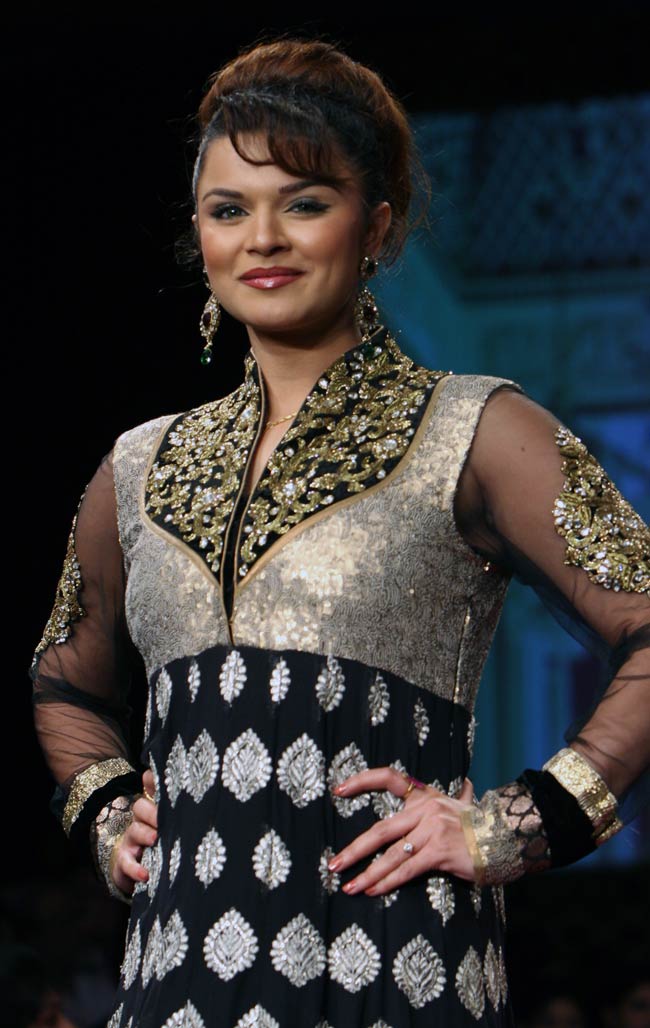 इंडिया इंटरनेशनल ज्‍वेलरी वीक में सितारों का जलवा