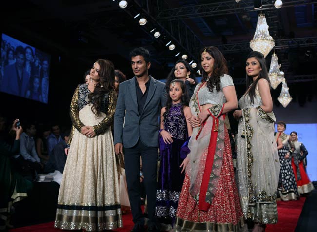 इंडिया इंटरनेशनल ज्‍वेलरी वीक में सितारों का जलवा