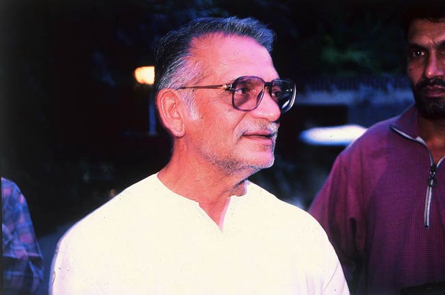 तस्‍वीरों में गुलजार का सफरनामा...| गजल सम्राट