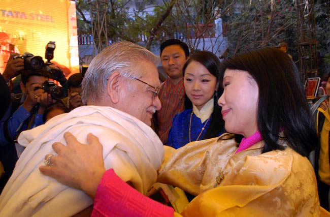 तस्‍वीरों में गुलजार का सफरनामा...| गजल सम्राट