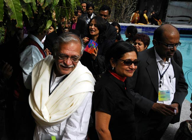 तस्‍वीरों में गुलजार का सफरनामा...| गजल सम्राट