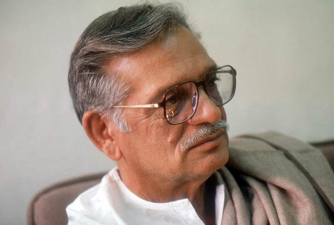 तस्‍वीरों में गुलजार का सफरनामा...| गजल सम्राट