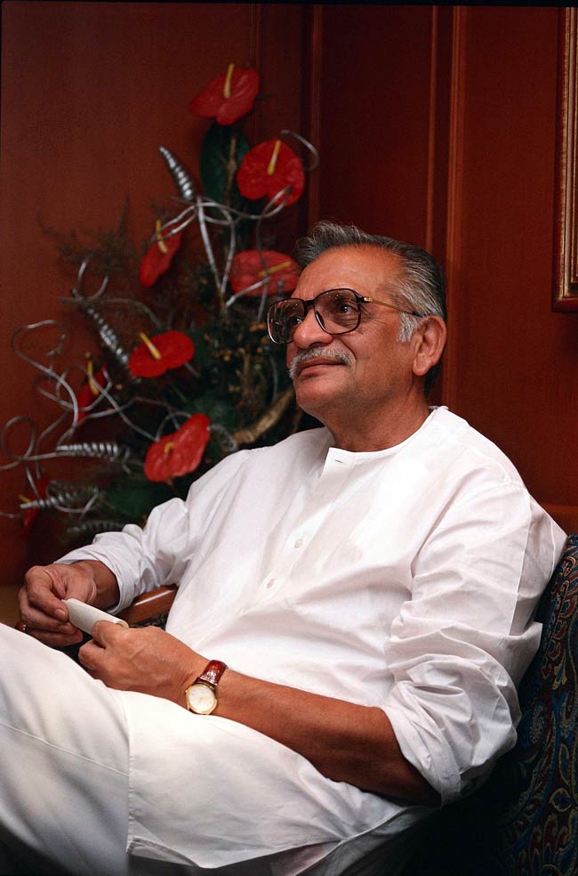 तस्‍वीरों में गुलजार का सफरनामा...| गजल सम्राट