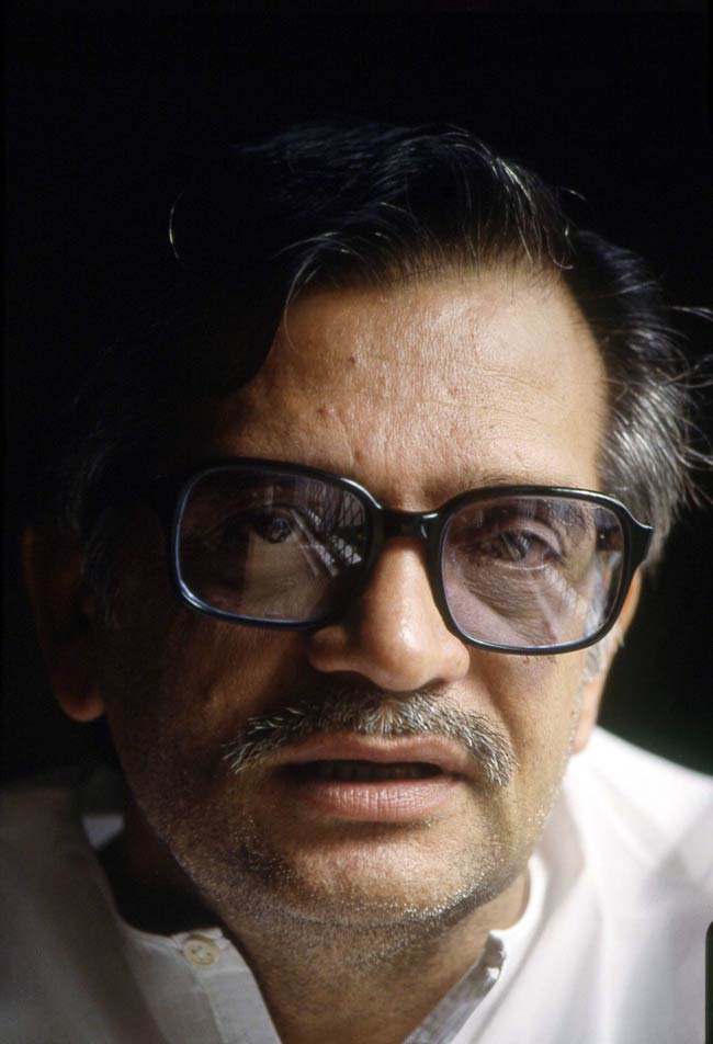 तस्‍वीरों में गुलजार का सफरनामा...| गजल सम्राट