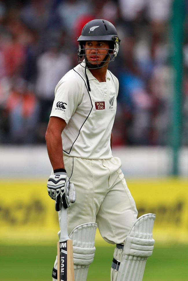 हैदराबाद टेस्ट में भारत ने न्यूजीलैंड को रौंदा | पढ़ें