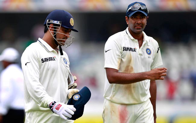 हैदराबाद टेस्ट में भारत ने न्यूजीलैंड को रौंदा | पढ़ें