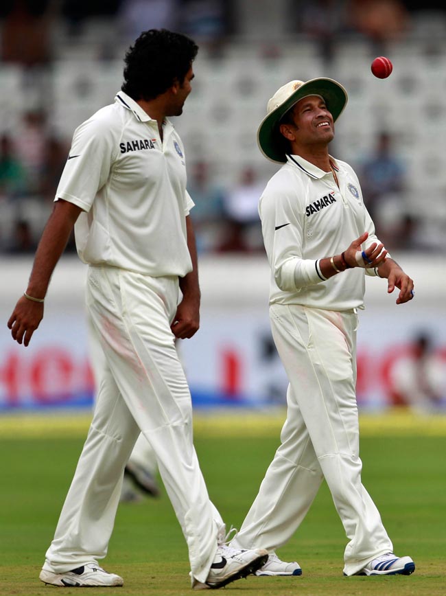 हैदराबाद टेस्ट में भारत ने न्यूजीलैंड को रौंदा | पढ़ें