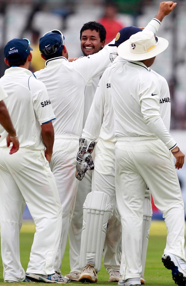 हैदराबाद टेस्ट में भारत ने न्यूजीलैंड को रौंदा | पढ़ें