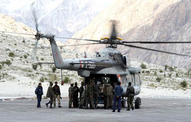 एयरफोर्स में खास भूमिका निभाता है एमआई-17 हेलीकॉप्‍टर