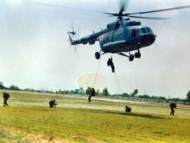 एयरफोर्स में खास भूमिका निभाता है एमआई-17 हेलीकॉप्‍टर