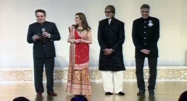 मुकेश अंबानी की पार्टी में बॉलीवुड का जलवा | रैंप पर बिग बी