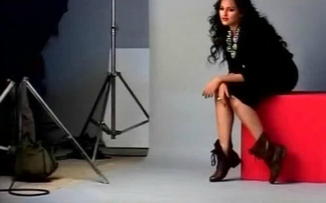 ज्यादा ग्लैमरस और हॉट अवतार में सोनाक्षी | अनदेखी सोनाक्षी