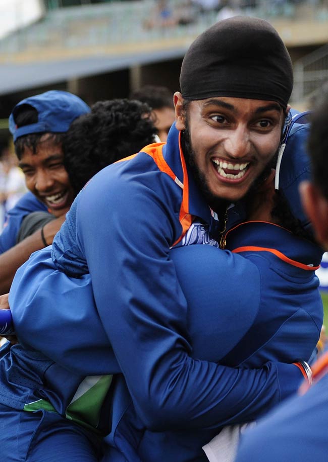 अंडर 19 वर्ल्‍ड कप: ऑस्‍ट्रेलिया को हरा भारत बना चैंपियन