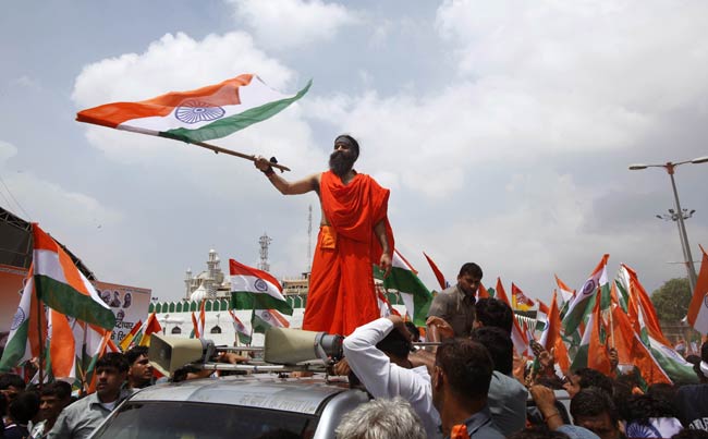 तस्‍वीरों में देखें कैसे गिरफ्तार हुए बाबा रामदेव | फोटो