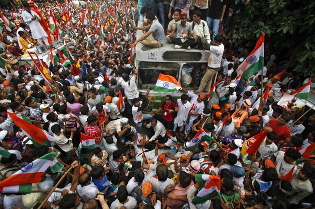 तस्‍वीरों में देखें कैसे गिरफ्तार हुए बाबा रामदेव | फोटो