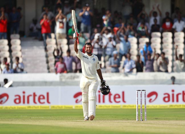 हैदराबाद टेस्टः चेतेश्वर पुजारा ने जमाया शतक