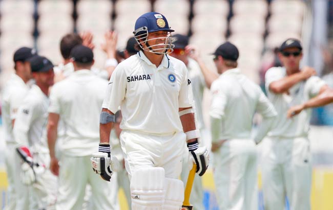 हैदराबाद टेस्टः चेतेश्वर पुजारा ने जमाया शतक