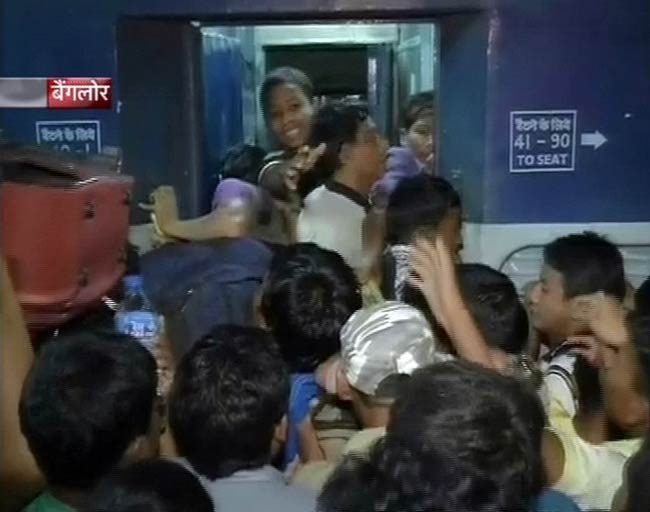 कर्नाटक से पूर्वोत्तर वासियों का पलायन जारी  | असम हिंसा