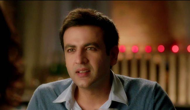 'इश्‍क इन पेरिस' आई पर्दे पर | प्रीति के ठुमके