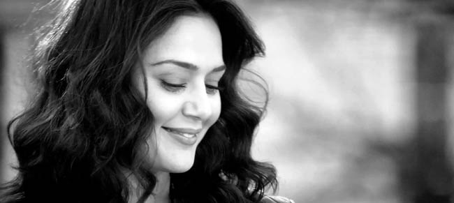 'इश्‍क इन पेरिस' आई पर्दे पर | प्रीति के ठुमके