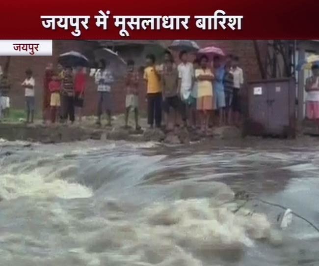 भारी बारिश से बदहाल हुआ जयपुर