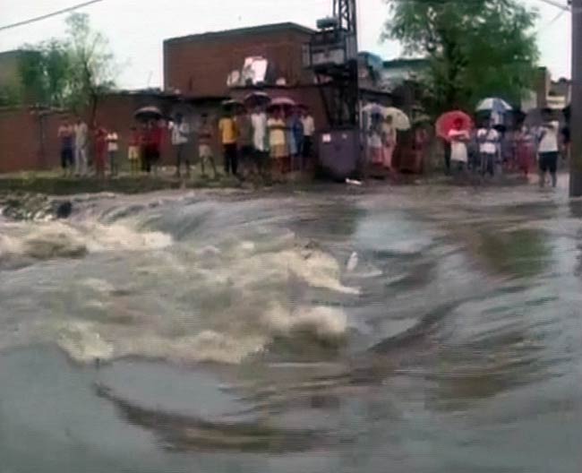 भारी बारिश से बदहाल हुआ जयपुर