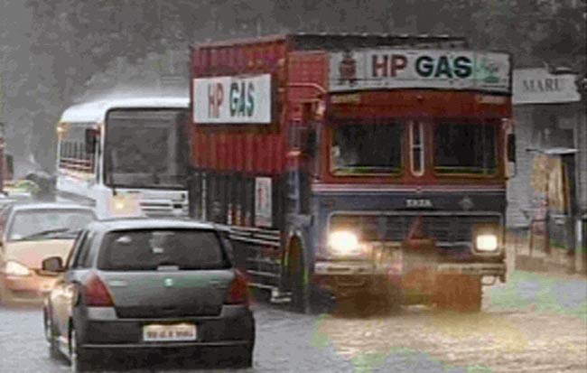 19 अगस्त 2012: तस्वीरों में दिनभर की बड़ी खबरें | पढ़ें