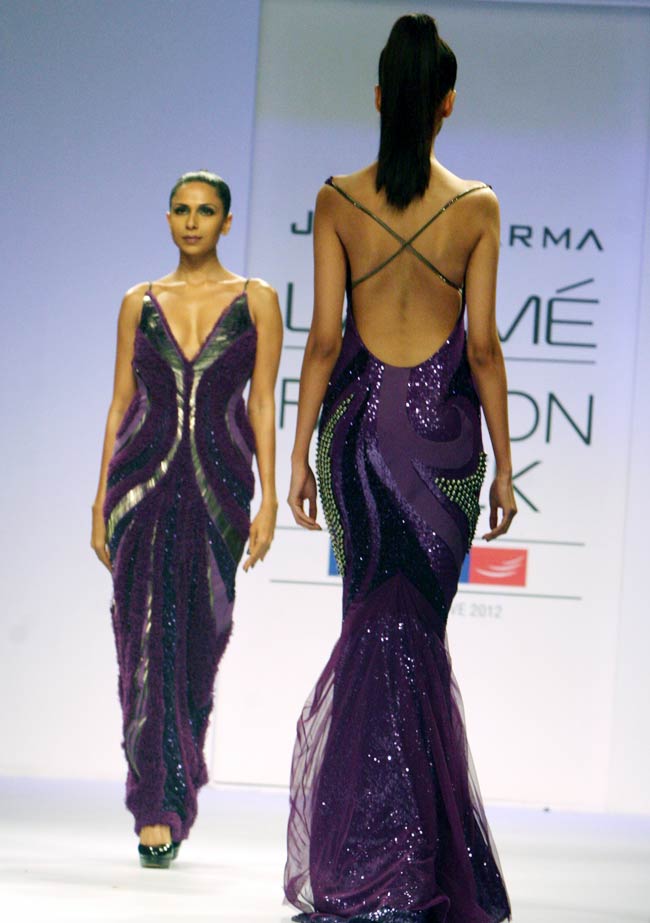 Lakme Fashion Week: पहले दिन की झलकियां | सेक्‍सी मेगन