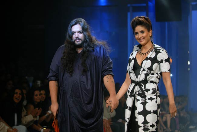 लैक्‍मे फैशन वीक के अंतिम दिन करीना का जलवा | विशेष कवरेज