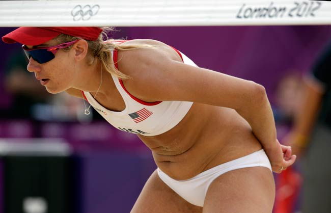 ओलंपिक के दौरान 'Beach Volleyball'  की मस्ती | विस्तृत कवरेज