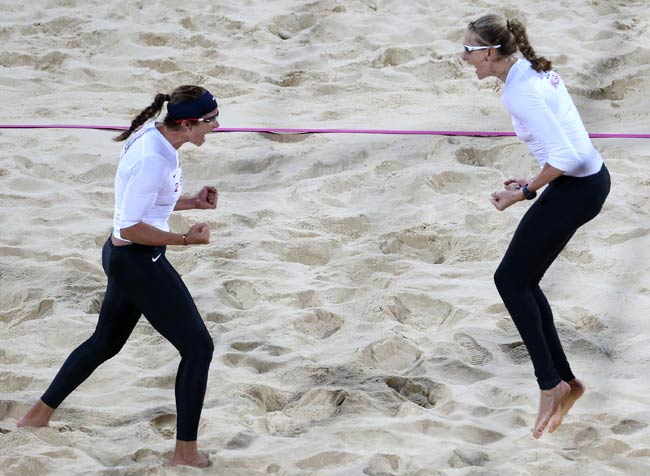 ओलंपिक के दौरान 'Beach Volleyball'  की मस्ती | विस्तृत कवरेज