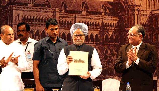 बंबई हाई कोर्ट के 150वें स्‍थापना समारोह में पहुंचे पीएम