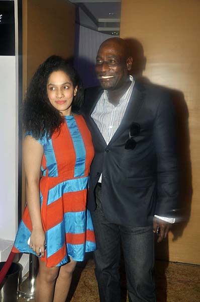 अपने बच्चों के साथ दिग्गज सितारे | ग्लैमर का तड़का