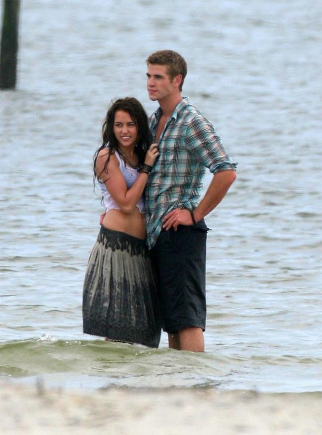 इंटरनेट पर लीक हुई माइली साइरस की न्‍यूड फोटो | न्‍यूड शर्लिन