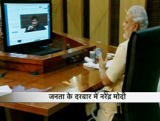 नरेंद्र मोदी ने आम लोगों से किया लाइव चैट