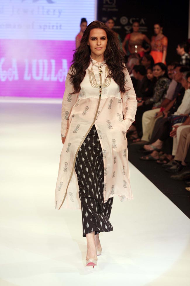 इंडिया इंटरनेशनल ज्‍वेलरी वीक में सितारों का जलवा