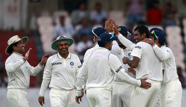 24 अगस्त 2012: तस्वीरों में दिनभर की अहम खबरें  | पढ़ें