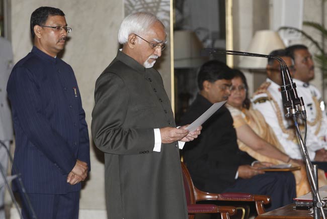 11 अगस्त 2012: तस्वीरों में दिनभर की अहम खबरें | पढ़ें