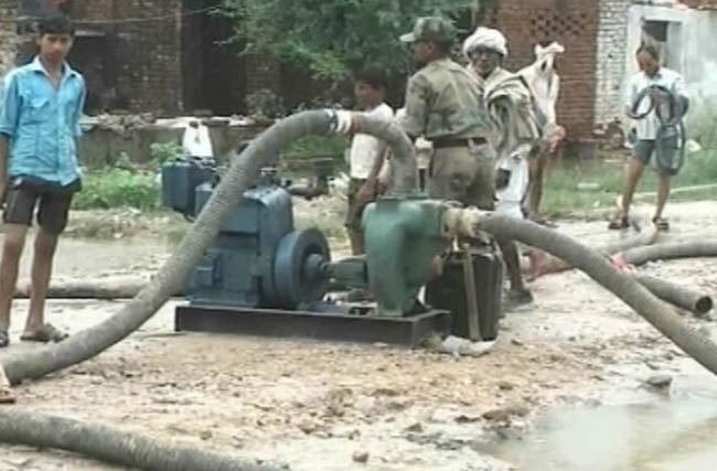 24 अगस्त 2012: तस्वीरों में दिनभर की अहम खबरें  | पढ़ें