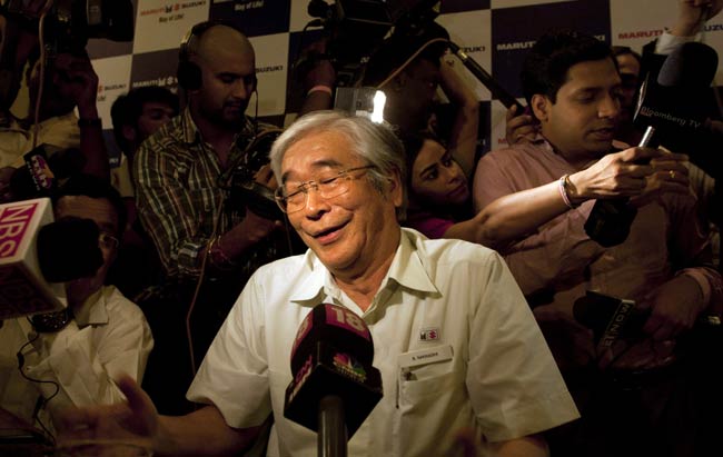 16 अगस्त 2012: तस्वीरों में दिनभर की अहम खबरें | पढ़ें