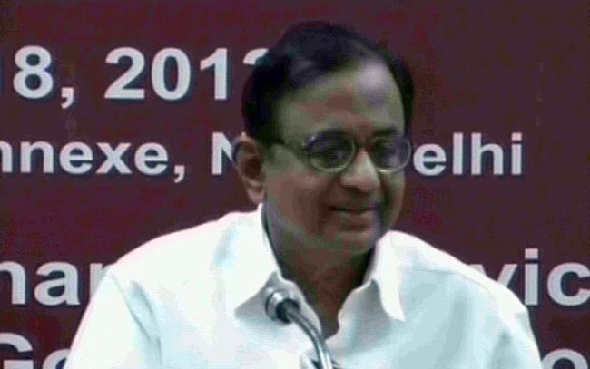 18 अगस्त 2012: तस्वीरों में दिनभर की अहम खबरें | पढ़ें