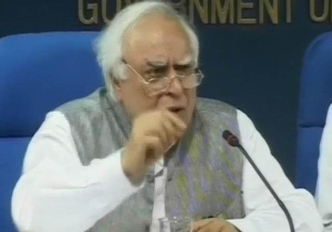 27 अगस्त 2012: तस्वीरों में दिनभर की अहम खबरें | पढ़ें