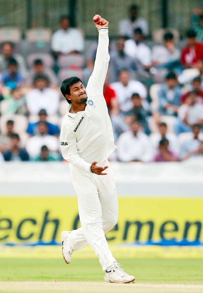 हैदराबाद टेस्ट Day-3: अश्विन-ओझा की फिरकी में फंसे कीवी