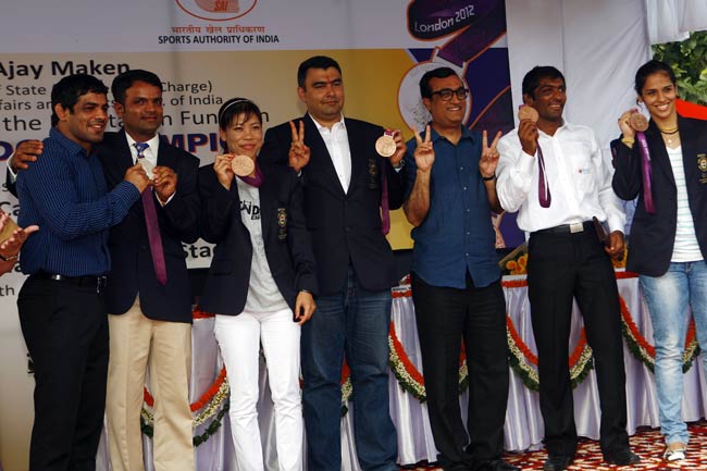 खेल मंत्रालय ने ओलंपिक पदक विजेताओं को किया सम्‍मानित