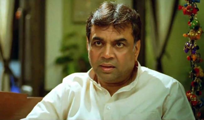 देखें 'ओह माय गॉड' का फर्स्टलुक | लाखों की बाइक पर अक्की