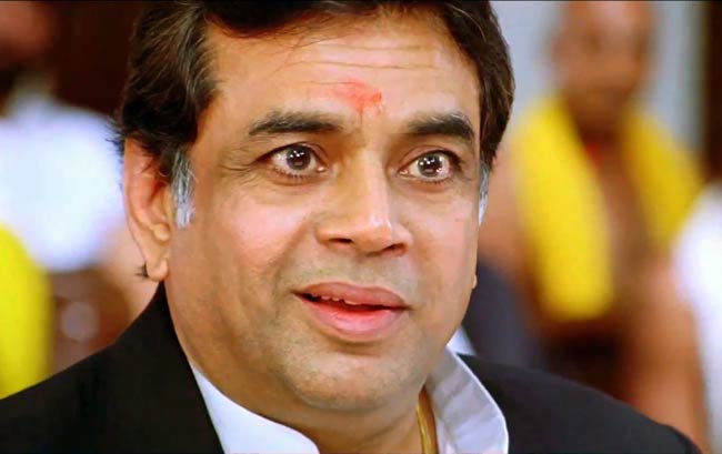 देखें 'ओह माय गॉड' का फर्स्टलुक | लाखों की बाइक पर अक्की