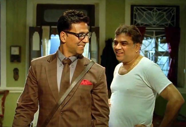 देखें 'ओह माय गॉड' का फर्स्टलुक | लाखों की बाइक पर अक्की