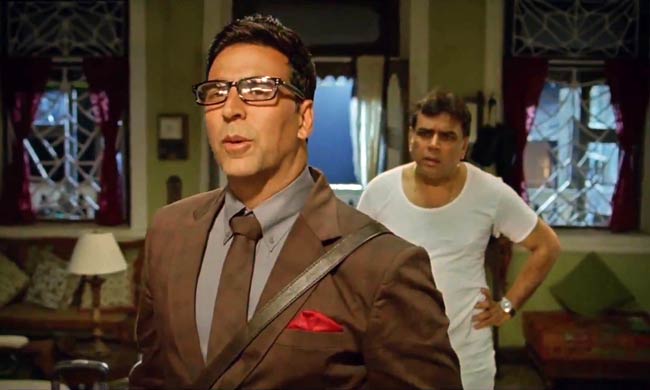 देखें 'ओह माय गॉड' का फर्स्टलुक | लाखों की बाइक पर अक्की