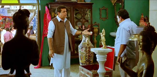 देखें 'ओह माय गॉड' का फर्स्टलुक | लाखों की बाइक पर अक्की