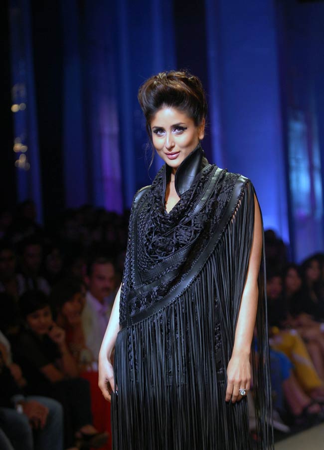 लैक्‍मे फैशन वीक के अंतिम दिन करीना का जलवा | विशेष कवरेज